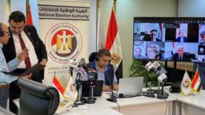 الوطنية للانتخابات: انتهاء التصويت فى29 لجنة بالخارج واستمراره بـ 108 سفارات