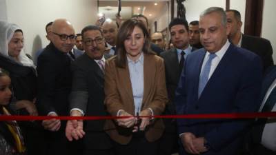 وزيرة الثقافة ومحافظ سوهاج يفتتحان معرِض الكتاب الأول بسوهاج