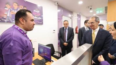 وزير الاتصالات يفتتح مكتب بريد مطاى بعد تطويره 