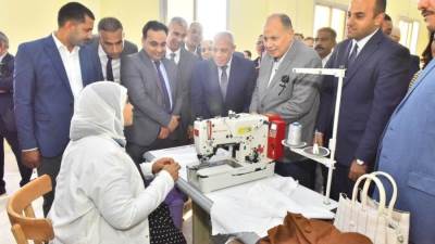 محافظ أسيوط ورئيس هيئة تنمية الصعيد يفتتحان مجمع الصناعات الحرفية بقرية الشامية