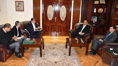 وزير الرياضة يلتقي بالاتحاد المصري لكرة اليد لبحث استعدادات استضافة البطولة الافريقية