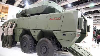 "إيدكس2023" يفتح أبوابه أمام الزائرين ويستقبلهم بالموسيقي العسكرية