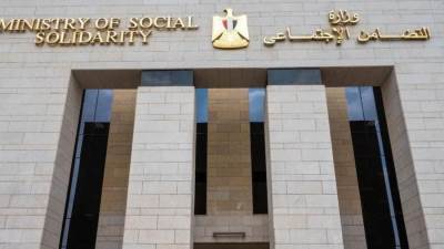 التضامن: صرف 50 ألف جنيه لأسرة كل متوفي في حادث الطريق الصحراوي بالمنيا