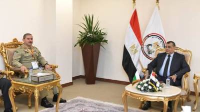 وزير الدولة للإنتاج الحربي" يستقبل رئيس شركة الصناعات الثقيلة الباكستانية "تاكسيلا"