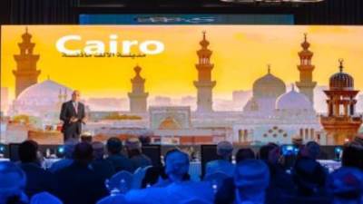 وزير الإسكان يعرض إنجازات الدولة المصرية فى مجال التنمية العمرانية في عمان