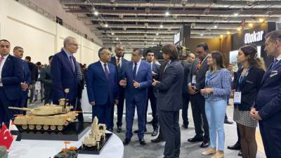 نشاط لافت لوزير الإنتاج الحربي في اليوم الثالث من المعرض "EDEX 2023"