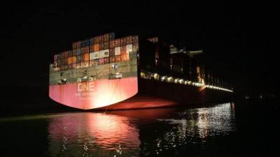 السفينة  ONE ORPHEUS تستأنف عبورها للقناة مرة أخرى... وحركة الملاحة بالقناة منتظمة