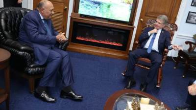 وزير الخارجية يلتقي رئيس لجنة الشئون الخارجية بمجلس النواب الأمريكي