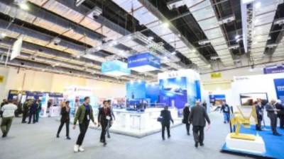 لقاءات ثنائية مكثفة لقادة الأفرع الرئيسية وكبار قادة القوات المسلحة بمعرض إيديكسص