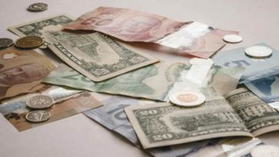 أسعار العملات اليوم الجمعة 8 ديسمبر 2023 