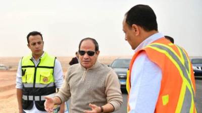 الرئيس السيسى يتفقد الأعمال الإنشائية لتطوير عدد من الطرق والمحاور بالقاهرة