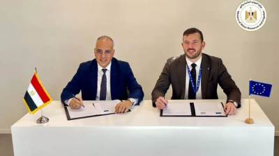 سويلم ومفوض الاتحاد الأوروبي للبيئة يوقعان إعلان الشراكة المائية بين مصر والاتحاد الأوروبي