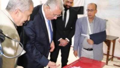 وزير الزراعة يدلي بصوته في الانتخابات الرئاسية ويدعو الفلاحين والمزارعين للمشاركة في الانتخابات