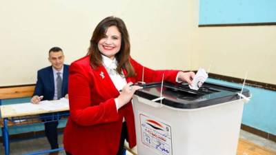 وزيرة الهجرة تدلي بصوتها في الانتخابات الرئاسية المصرية ٢٠٢٤