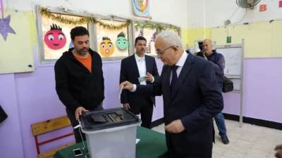 وزير التربية والتعليم يدلى بصوته فى الانتخابات الرئاسية 2024 بلجنة فاطمة عنان بالقاهرة الجديدة