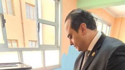 رئيس الهيئة العامة للرعاية الصحية يدلي بصوته في الانتخابات الرئاسية