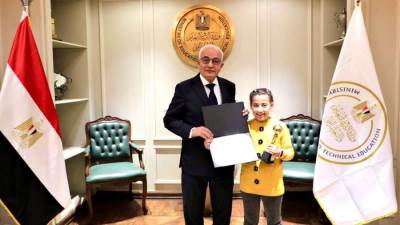 وزير التربية والتعليم يكرم الطالبين الحاصلين على المركز الثالث عالميا في مسابقة "ucmas" الدولية