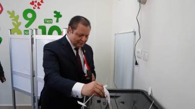 الدكتور احمد طه يدلي بصوته في الاستحقاق الدستوري لانتخابات الرئاسة 2024