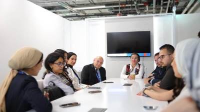 وزيرة البيئة تلتقي بوفد المفاوضين المصريين الشباب الأول المشارك في المؤتمر