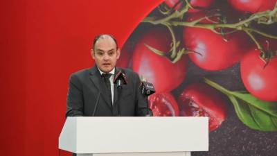 وزير التجارة والصناعة يستعرض فرص ومقومات قطاع الصناعات الغذائية في مصر