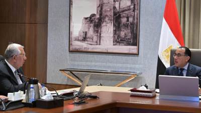 رئيس الوزراء يتابع مع وزير الزراعة عددا من ملفات العمل