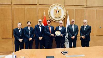 وزير التعليم يستقبل وفدًا رفيع المستوى من جامعة تكساس ويشهد توقيع تفاهم بين جامعتي باديا وتكساس