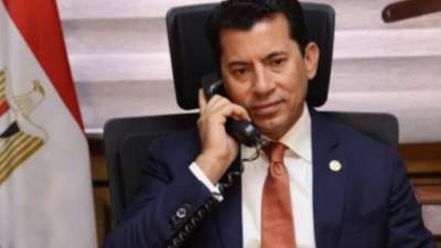 وزير الرياضة يطمئن هاتفياً على بعثة الأهلي قبل خوض منافسات كأس العالم للأندية بالسعودية