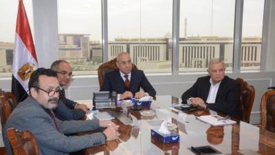 وزير الإسكان يتابع موقف تنفيذ مشروع تحسين نوعية المياه بمصرف كيتشنر