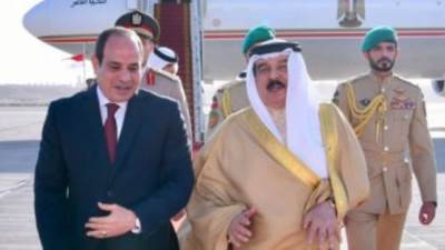 الرئيس السيسى وعاهل البحرين يستعرضان جهود التوصل لوقف إطلاق النار فى غزة