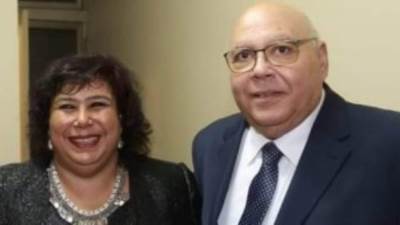 إيناس عبد الدايم تتلقى عزاء زوجها بمسجد الشرطة بالشيخ زايد بعد قليل