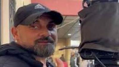 استشهاد المصور الصحفى الفلسطينى سامر أبو دقة خلال قصف مدرسة فى غزة