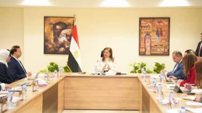 وزيرة التخطيط والتنمية الاقتصادية تتابع مسودة تقرير منظمة OECD الاقتصادي لمصر