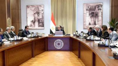 مدبولى يتابع ملفات تخصيص الأراضى للمستثمرين والاستفادة من الرمال البيضاء