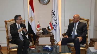 وزير النقل يبحث مع السفير الياباني تقدم أعمال تنفيذ المرحلة الأولي للخط الرابع للمترو