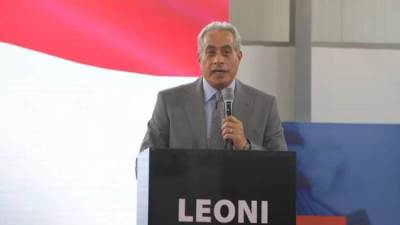 وزير العمل يشارك إدارة شركة ليوني الألمانية لكابلات وضفائر السيارات إحتفالية مرور 25 عامًا على تواجدها بمصر