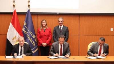 ""ڤودافون مصر ومؤسستها" توقعان مذكرتي تفاهم مع وزارة الاتصالات
