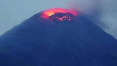 ثوران بركاني هائل جنوب عاصمة أيسلندا 