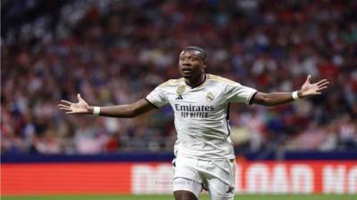 ريال مدريد يعلن نجاح جراحة الرباط الصليبي للنمساوى ألابا