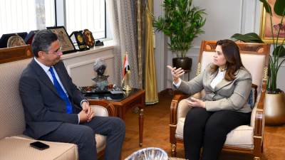 وزيرة الهجرة تستقبل رئيس البريد المصري لبحث استفادة المصريين بالخارج من الخدمات البريدية