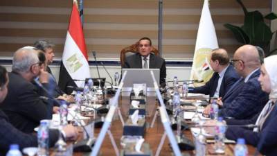  وزير التنمية المحلية يتابع الموقف التنفيذي لمشروعات البنية التحتية لمنظومة المخلفات