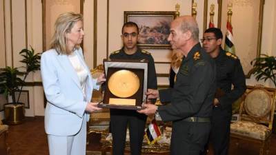 الفريق أول محمـد زكي يبحث التعاون الثنائي مع وزيرة دفاع هولندا