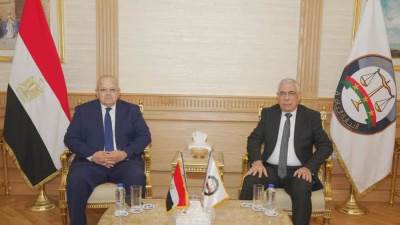 النائب العام ورئيس جامعة القاهرة يوقعان بروتوكولا لتعزيز التعاون في المجالات العلمية والبحثية