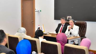 وزيرة البيئة تستمع لمقترحات العاملين لتطوير بعض القطاعات فى مجال المخلفات