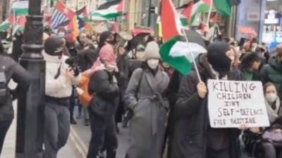 مسيرة حاشدة بشارع أكسفورد أشهر شوارع التسوق بلندن دعما لفلسطين