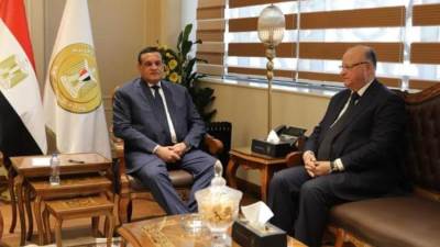 وزير التنمية المحلية يتابع مع محافظ القاهرة المشروعات الجارية على أرض العاصمة