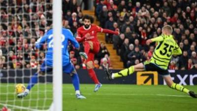 محمد صلاح يسجل في تعادل ليفربول ضد أرسنال بقمة الدوري الإنجليزي