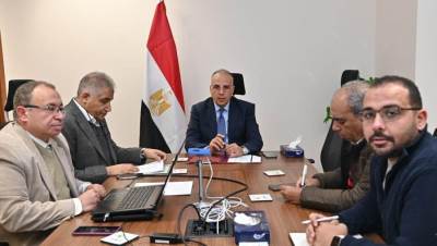 سويلم يتابع آليات التعامل مع الإحتياجات المائية للزراعة خلال الموسم الصيفى المقبل