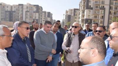 مسئولو الإسكان في جولة تفقدية بمدينة الشيخ زايد لمتابعة المشروعات الجارية 