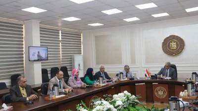 وزير العمل يتابع الإجراءات التنفيذية بشأن إطلاق منصة إلكترونية "للعمالة غير المنتظمة"
