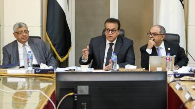 وزير الصحة: القيادة السياسية حريصة على توطين صناعة اللقاحات في مصر